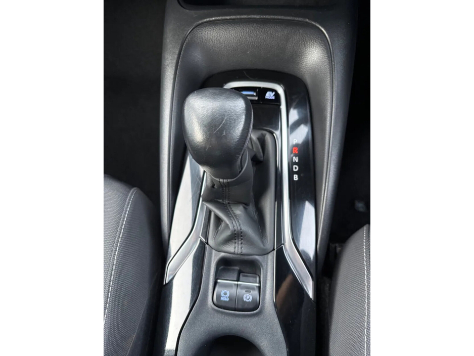 2022 Toyota Corolla 1.8 Hybrid Luna Saloon €20,500