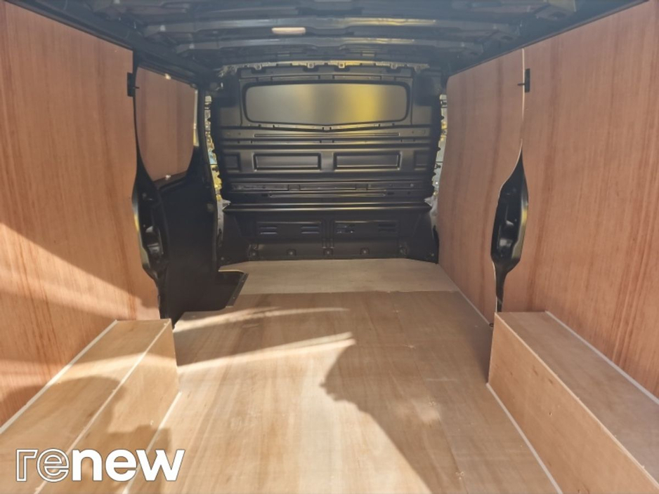 2026 Renault Trafic - image 12