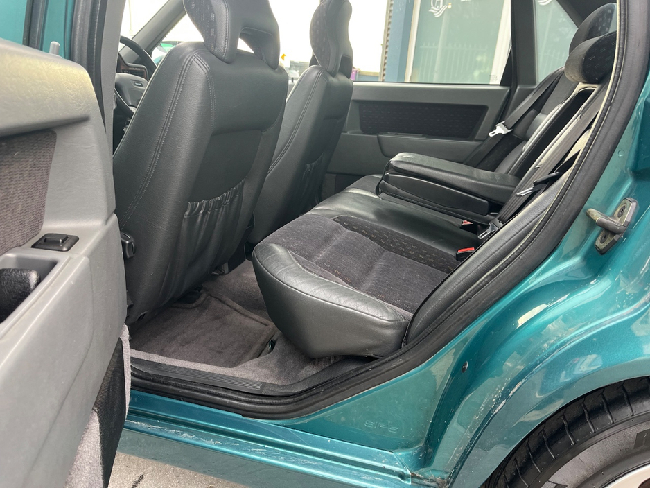 1994 Volvo 850 - image 15