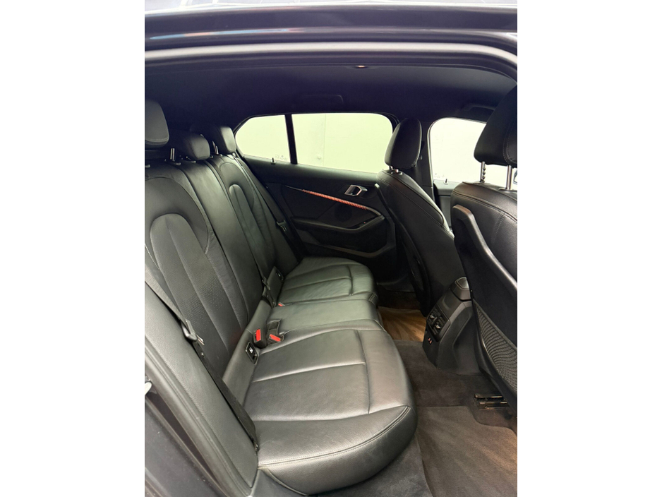 2019 BMW 1 Series - image 7