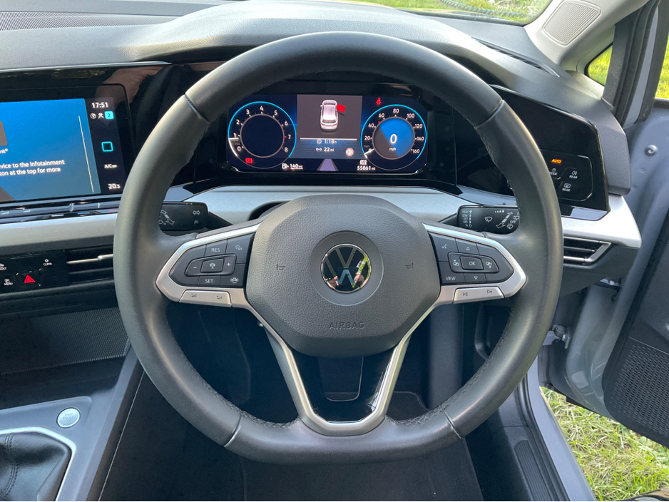 2022 Volkswagen Golf - image 21