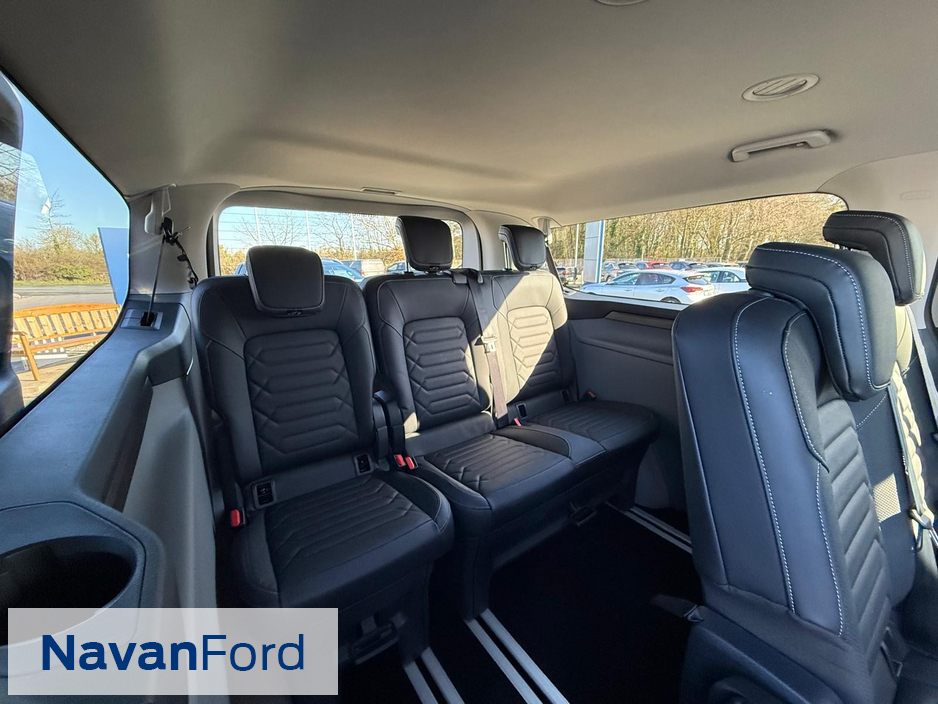 2026 Ford Tourneo Custom - image 13