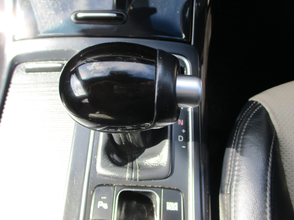 2017 Kia Sorento - image 18