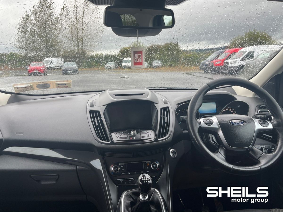 2016 Ford Kuga - image 3