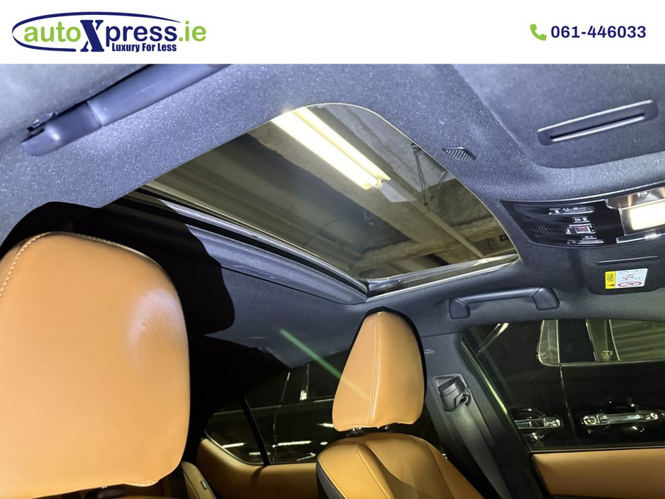 2021 Lexus IS 300 h Panoramic Sunroof VERSION L