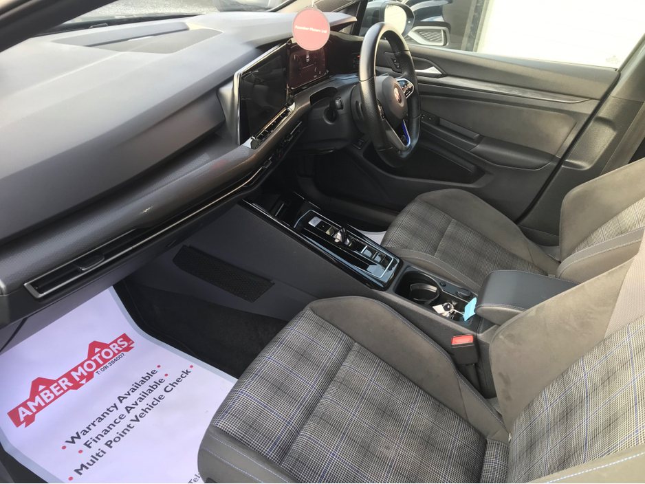 2023 Volkswagen Golf - image 21