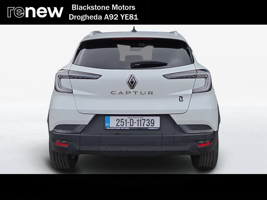 2025 Renault Captur - image 13