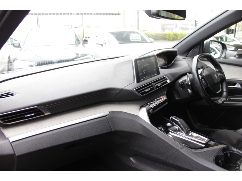 2019 Peugeot 5008 - image 24