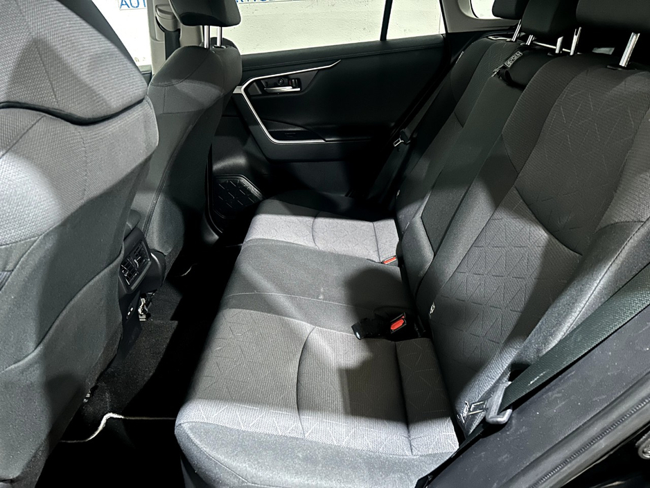 2023 Toyota Rav4 - image 9