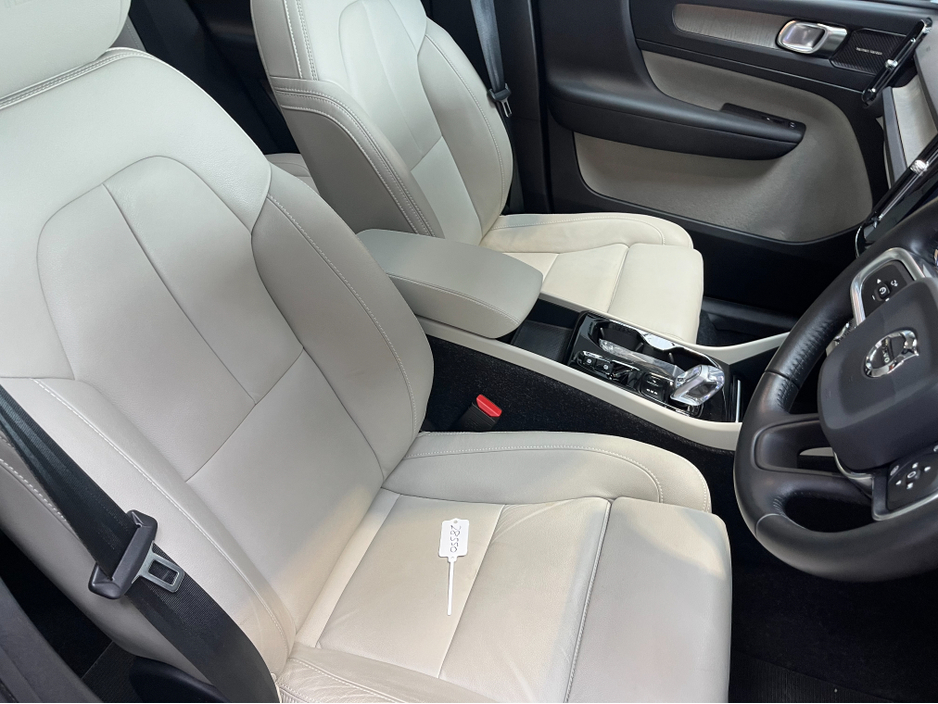2020 Volvo XC40 - image 11