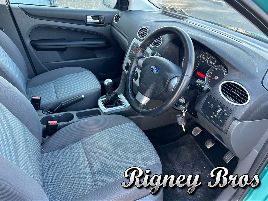 2008 Ford Focus - image 6