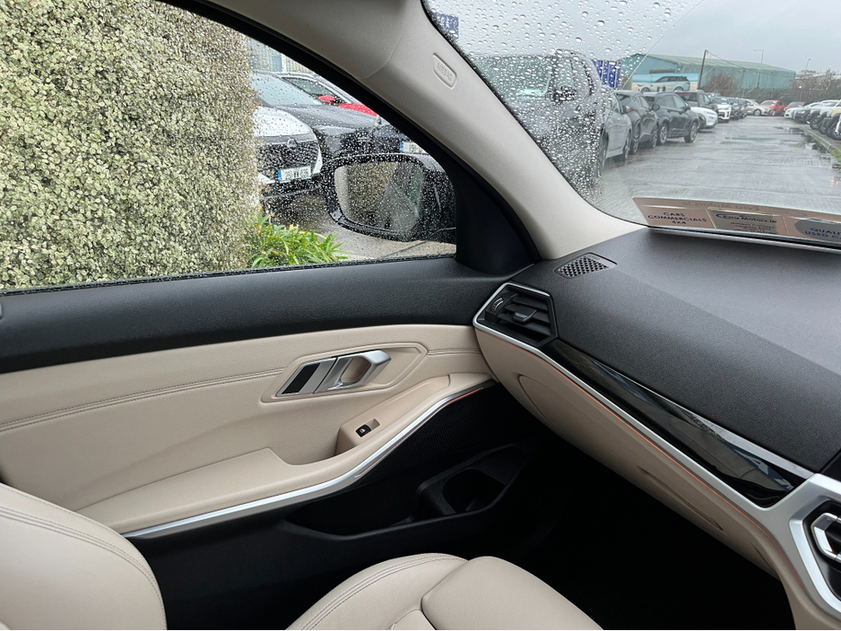 2019 BMW 3 Series 320D SPORT AUTOMATIC 2.0 DIESEL //REVERSE CAMERA//FULL LEATHER HEATED SEATS//CARPLAY// €26,950