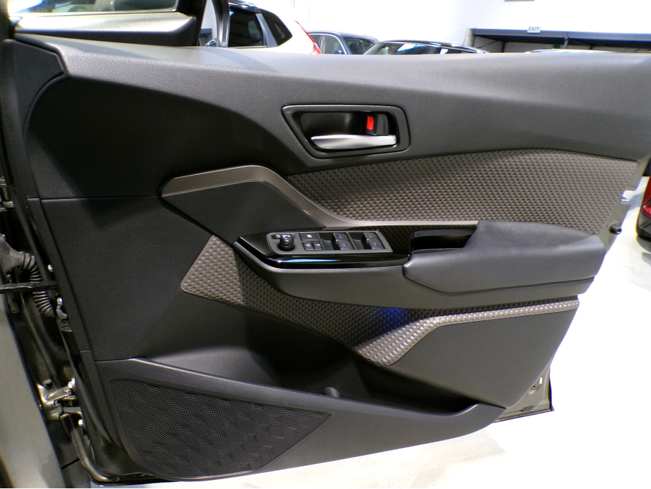 2019 Toyota C-HR 192*18,000 MILES*HYBRID SPORT TOYOTA C-HR SELF CHARGING 1.8 AUTOMATIC*FANTASTIC CONDITION GREAT ON FUEL, POWER, COMFORT WITH A LOT OF SPACE ALL COMBINED FOR A FANTASTIC DRIVE. CAR COMES WITH FULL SAF €21,900