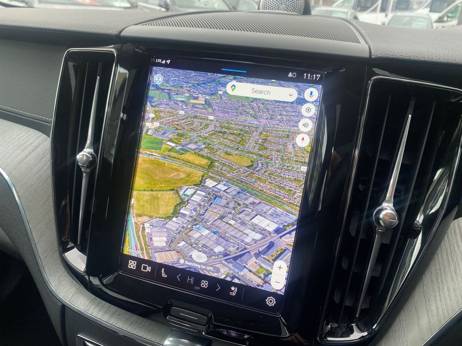 2025 Volvo XC60 - image 17