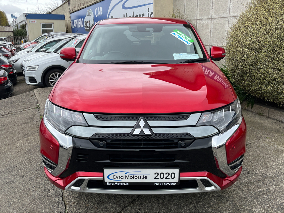 2020 Mitsubishi Outlander - image 2