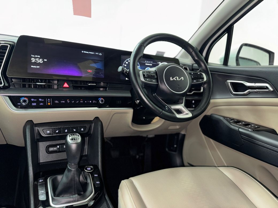 2023 Kia Sportage - image 11