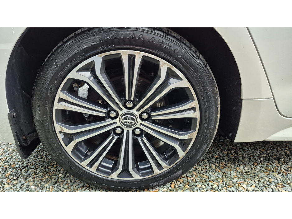 2019 Toyota Corolla HYBRID LUNA SPORT HB 4DR €18,950