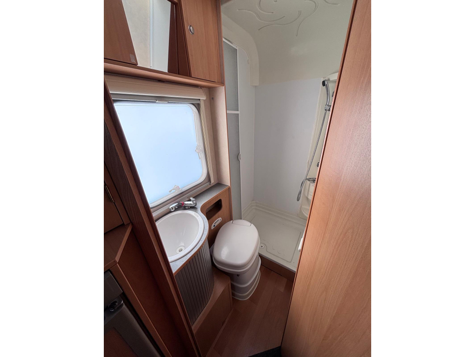 2008 Adria Coral - image 11