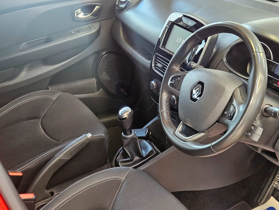2019 Renault Clio - image 11