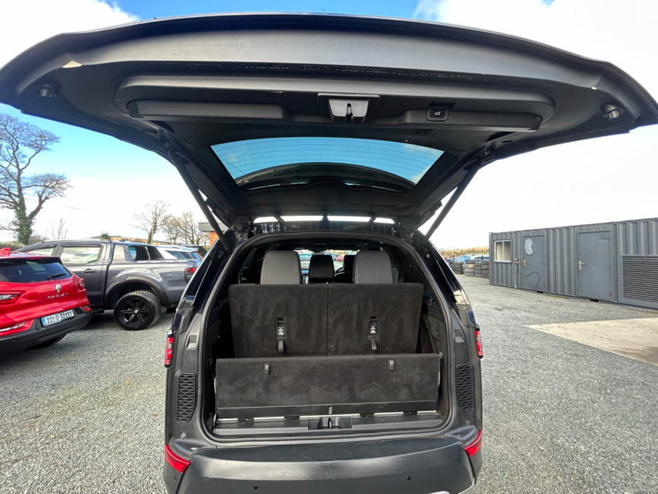 2019 Land Rover Discovery - image 18