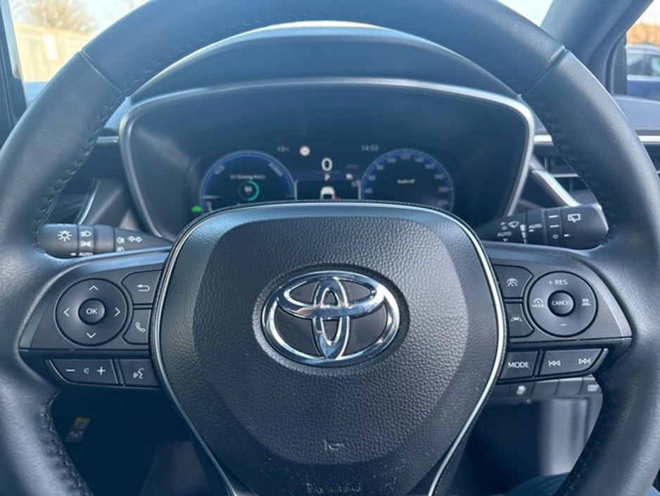 2025 Toyota Corolla - image 12