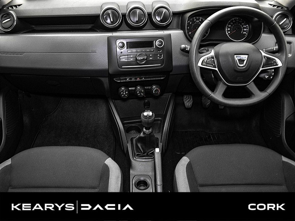 2019 Dacia Duster - image 4