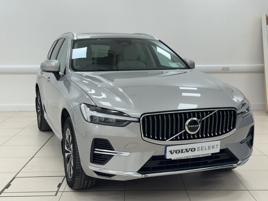 2023 Volvo XC60 T6 Recharge PHEV 350hp AT8 Core €53,500