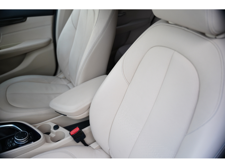 2016 BMW 2 Series Active Tourer - image 24