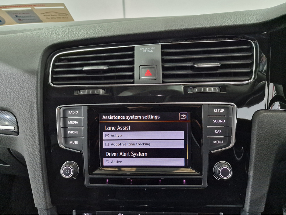 2013 Volkswagen Golf - image 17