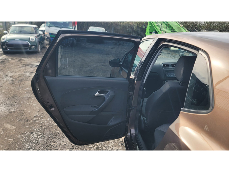 2016 Volkswagen Polo - image 13