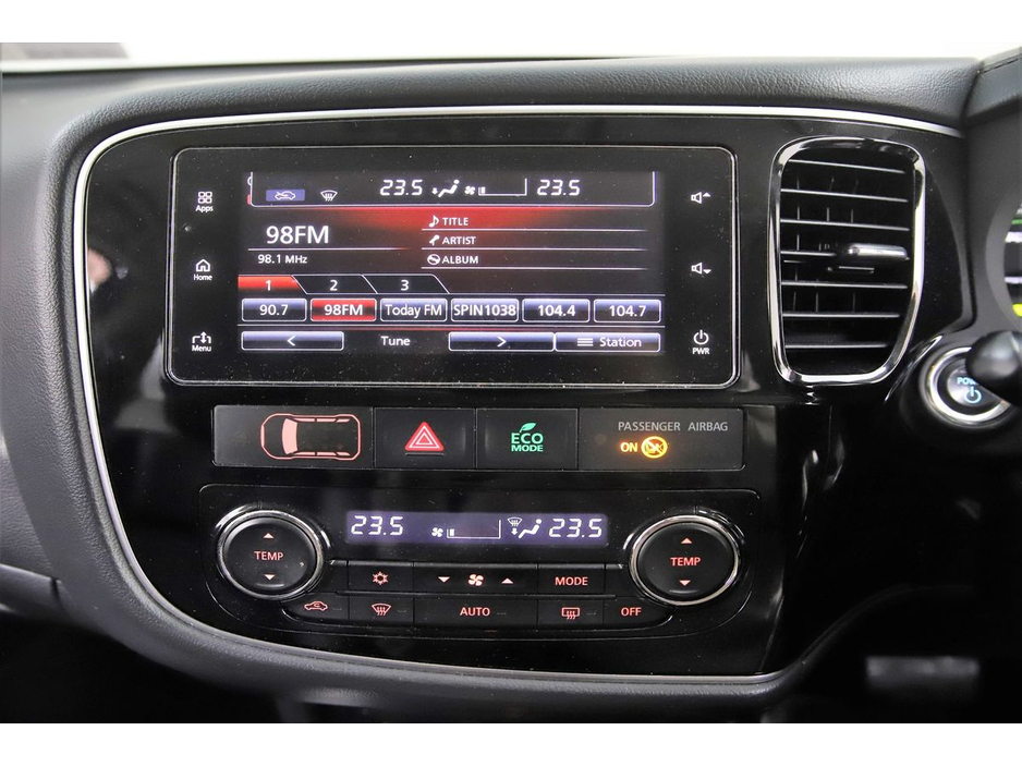 2018 Mitsubishi Outlander - image 19