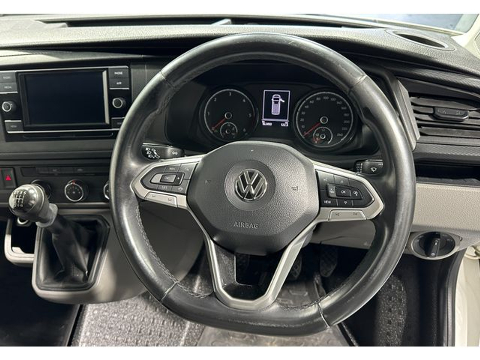 2021 Volkswagen Transporter - image 10