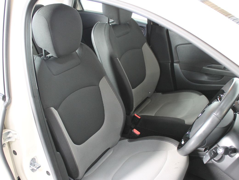 2016 Renault Captur - image 13