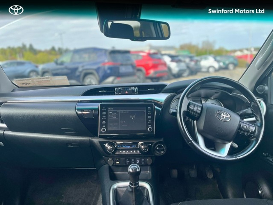 2023 Toyota Hilux - image 8