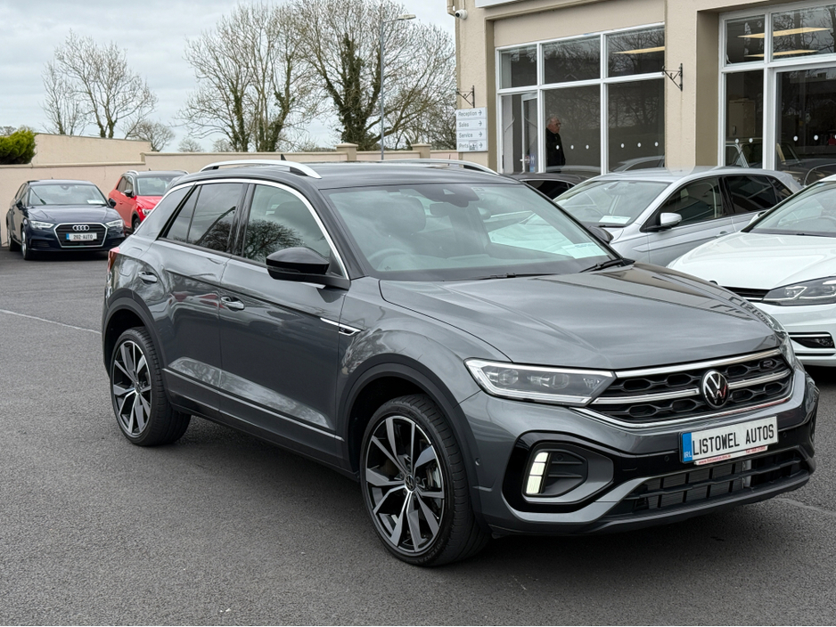 2024 Volkswagen T-Roc - image 4