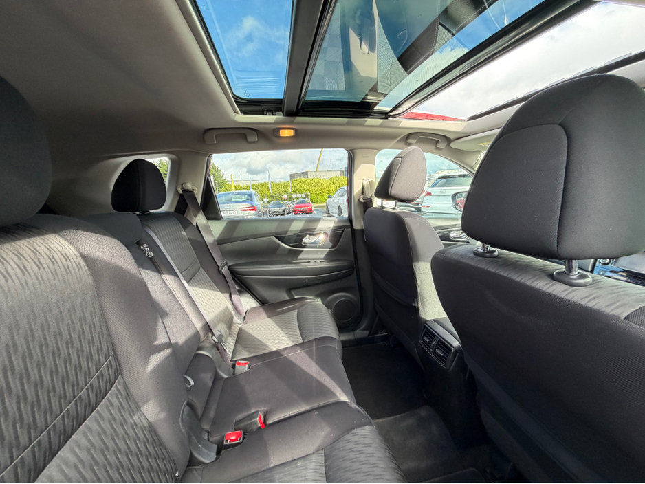 2020 Nissan X-Trail - image 29