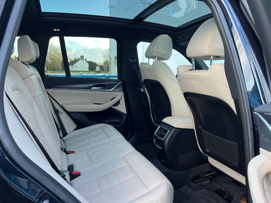 2023 BMW iX3 M-SPORT // OPENING PAN ROOF // 360 PARKING CAMERAS // DIGITAL CLUSTER €37,950