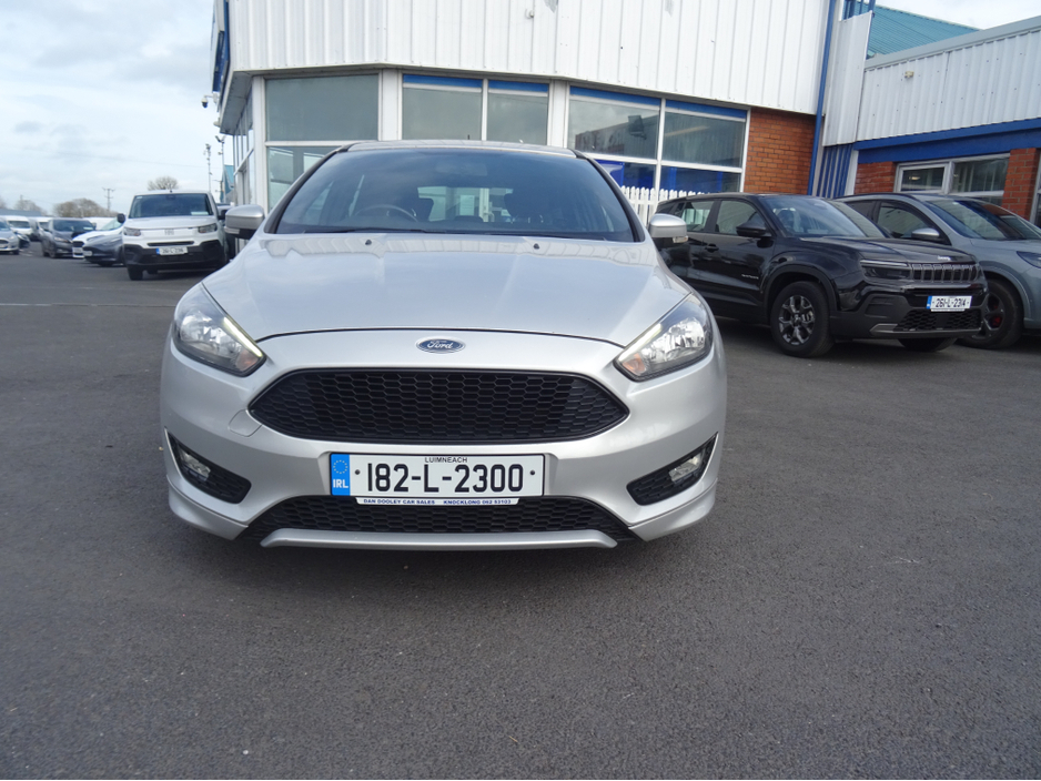 2018 Ford Focus - image 6