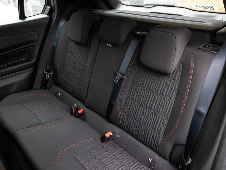 2025 Fiat 600 - image 22