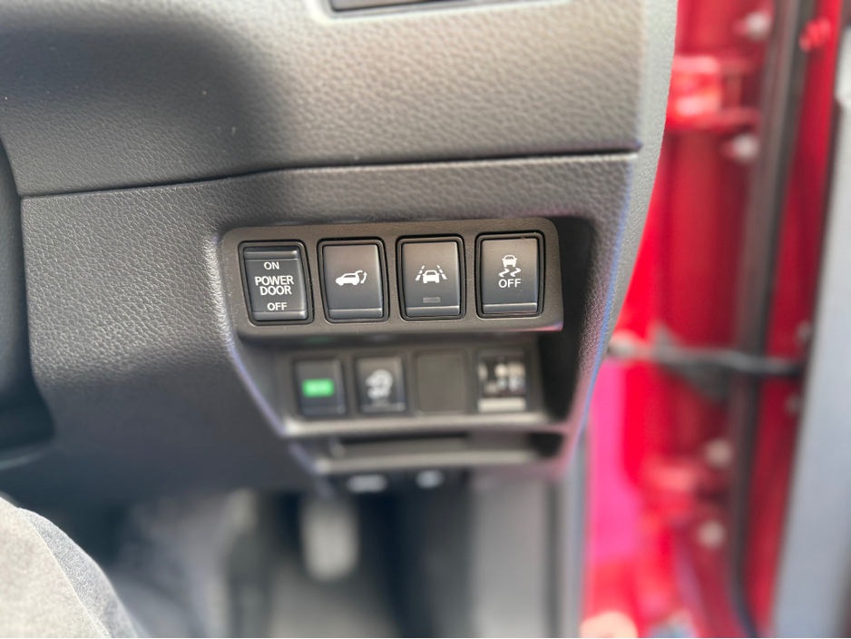 2020 Nissan X-Trail - image 25