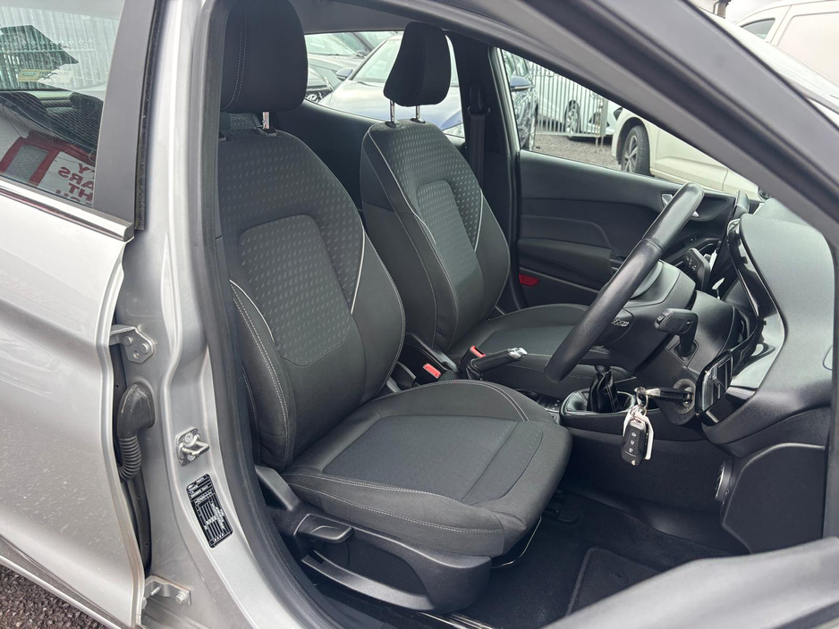 2018 Ford Fiesta - image 3