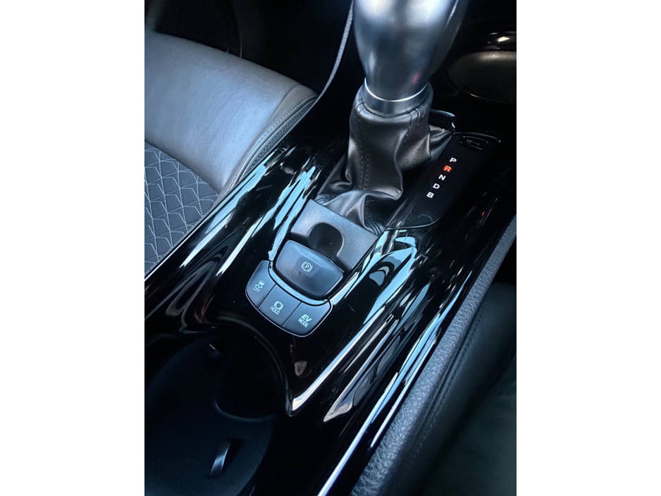 2023 Toyota C-HR 1.8 HYBRID SOL €24,850