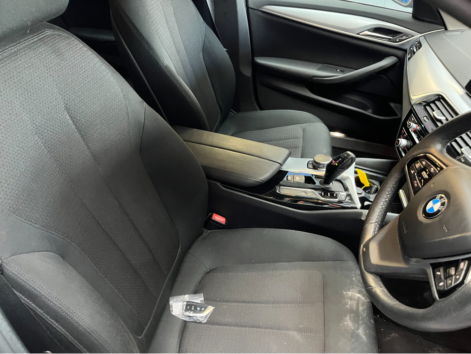 2017 BMW 5 Series - image 12