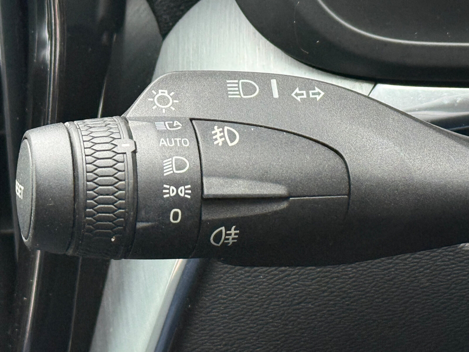 2018 Volvo XC60 - image 18