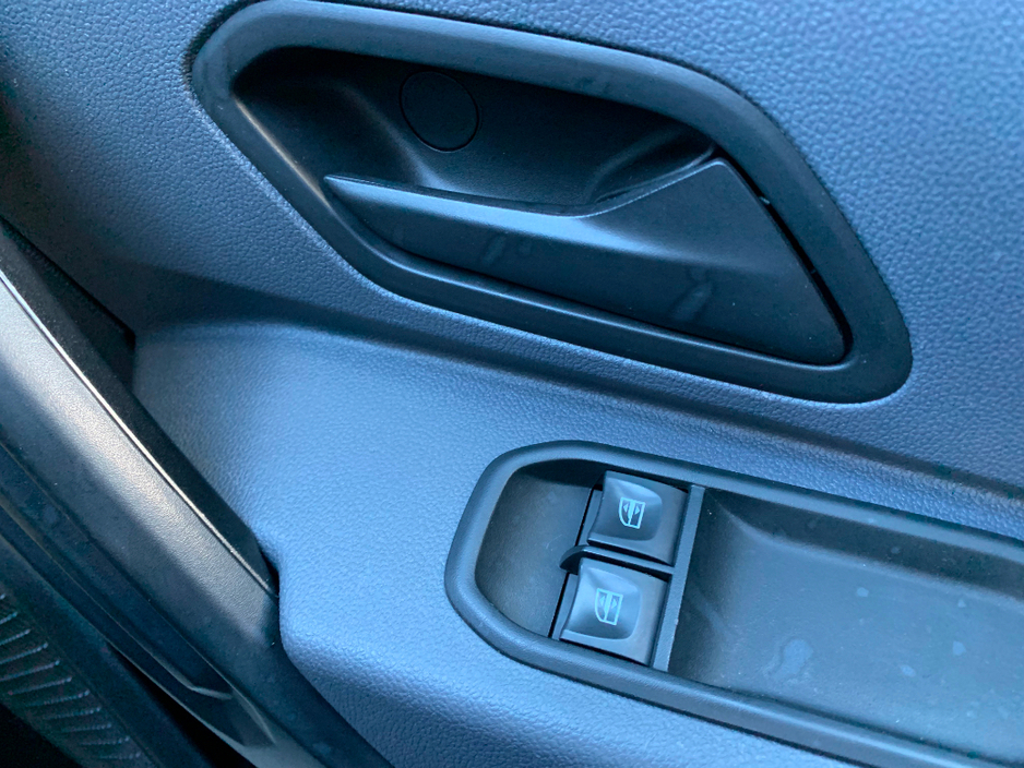 2019 Dacia Duster - image 22