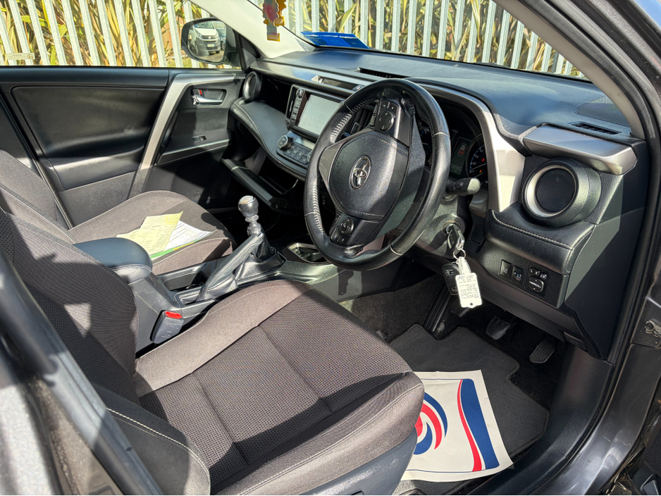 2018 Toyota Rav4 - image 7