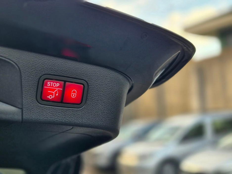 2022 Mercedes-Benz EQC 400 AMG Line Premium EV (408bhp), 20" Alloys, CarPlay, Camera, Electric Tailgate - First Registered in December 2022 - Trade in Price €35, 999 €34,999