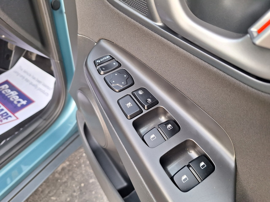 2020 Hyundai Kona - image 12