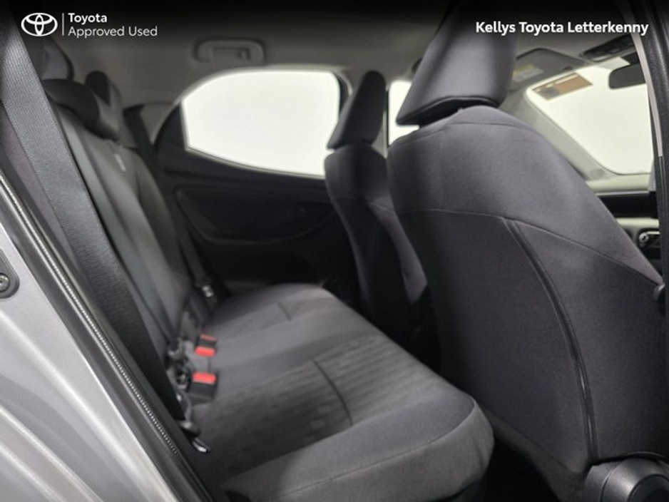 2025 Toyota Yaris - image 11