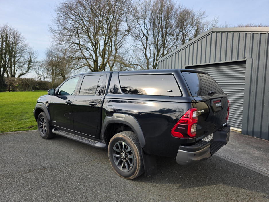 2023 Toyota Hilux - image 6